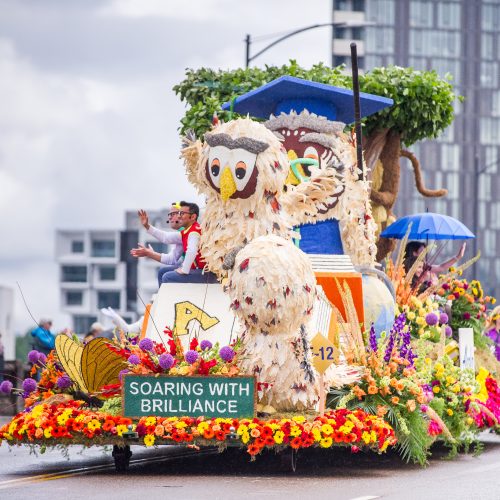 JUNE 10, 2017 - PORTLAND, OR: 2017 Rose Festival Grand Floral Parade.